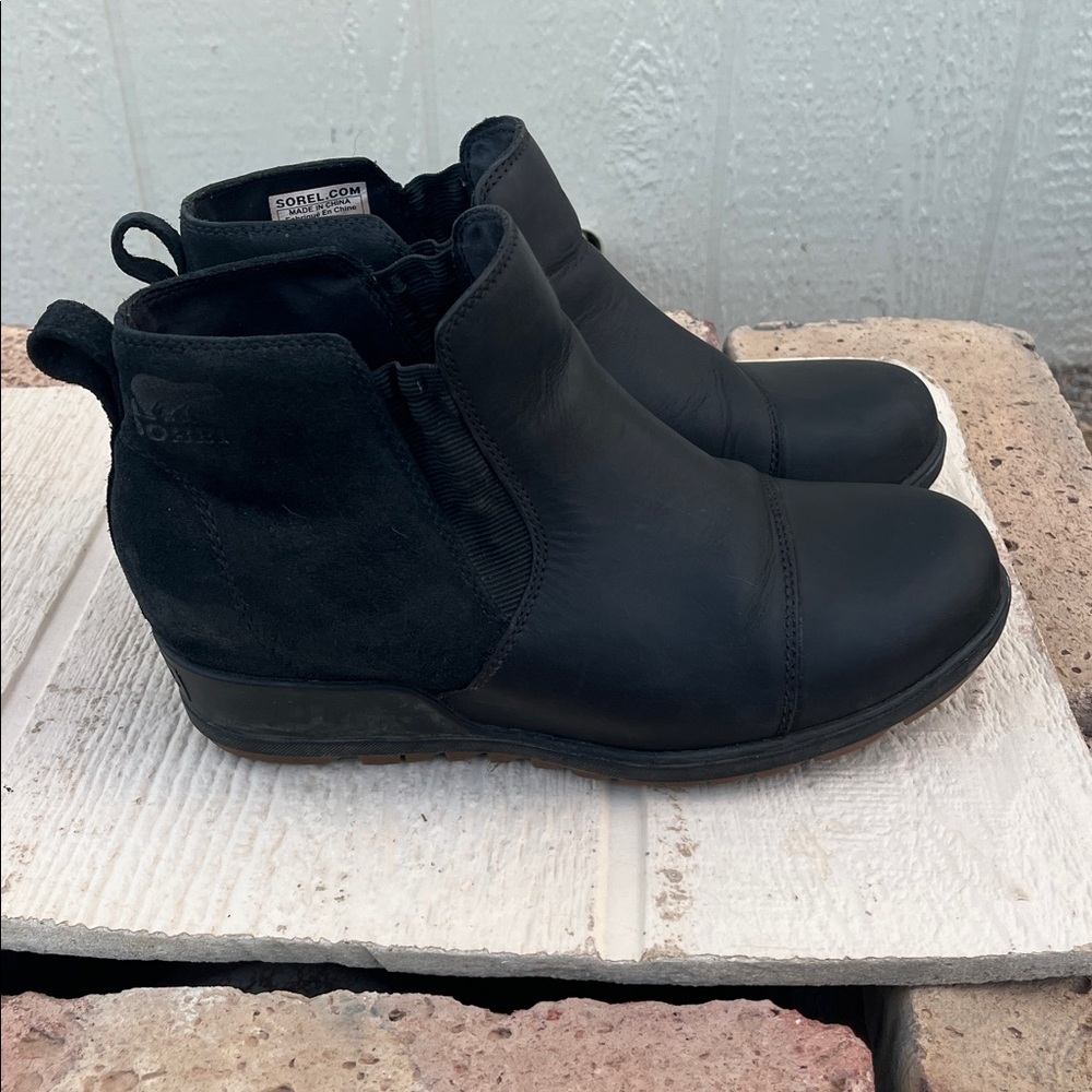 Sorel Evie II Black Leather Wedge Ankle Boots 9.5